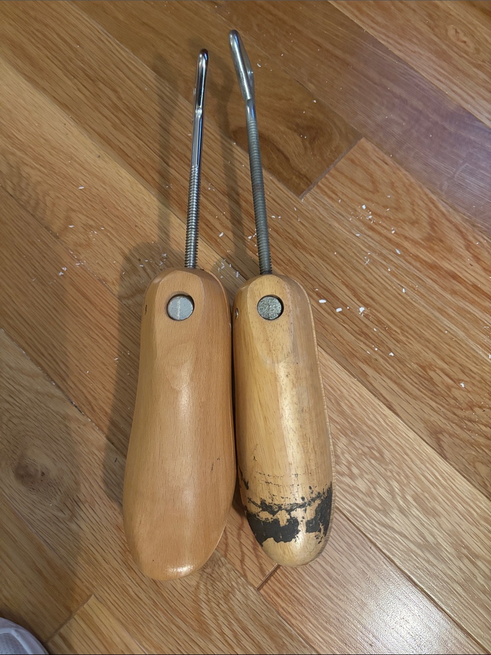 FootFitter Wooden Toe Box Raiser Shoe Stretchers Set of 2 Different Sizes
